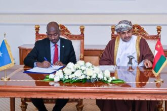 Soomaaliya iyo Cumaan oo kala saxiixday iskaashi dhinaca Kalluumeysiga ah