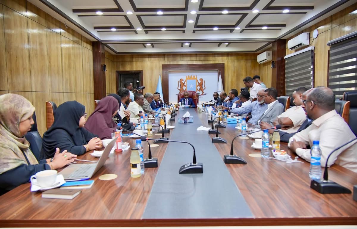 Speaker Abdulkadir Meets Somali Chamber of Commerce to Discuss Trade and Investment